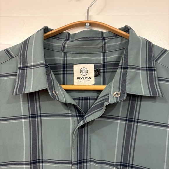 FLYLOW Mens Short Sleeve Plaid Pearl Snap Front Shirt Tahoe CA Designed Large - Picture 2 of 9